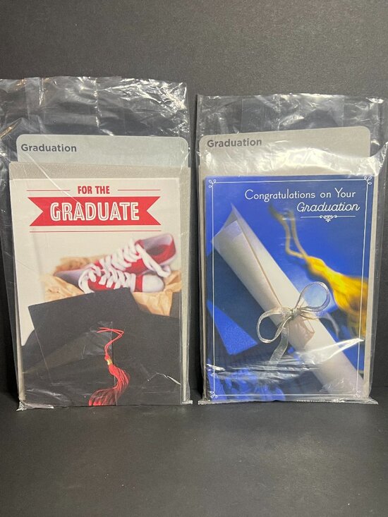 Lot of 12 Hallmark Heartline Graduation Cap Diploma Greeting Cards 6.75 x 4.75" - Picture 1 of 5
